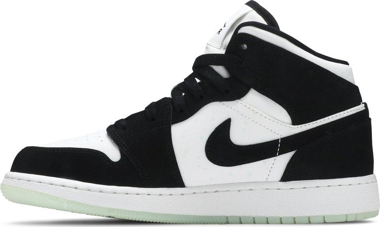 Nike Air Jordan 1 Mid SE GS 'Glow in the Dark Panda'